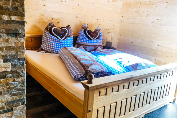 Schlafzimmer in der Berghütte Hackihütte