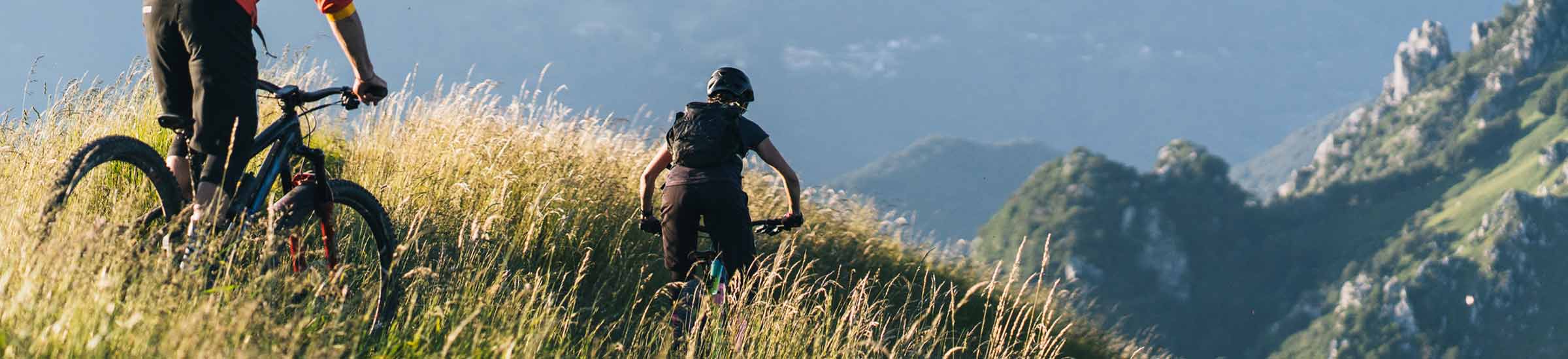 Aktivitäten im Urlaub: Radtour durch die Berge_Headerbild