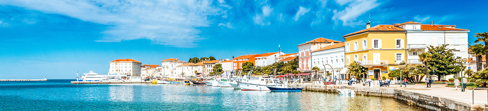 Hafenpanorama von Porec in Istrien