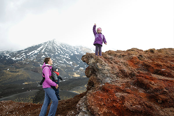 Der Vulkan Ätna auf Sizilen ist ein tolles Ausflugsziel für Kinder