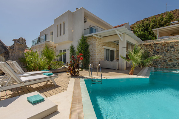 Blick auf den Pool im Ferienhaus "Villa Ella" im Süden von Kreta
