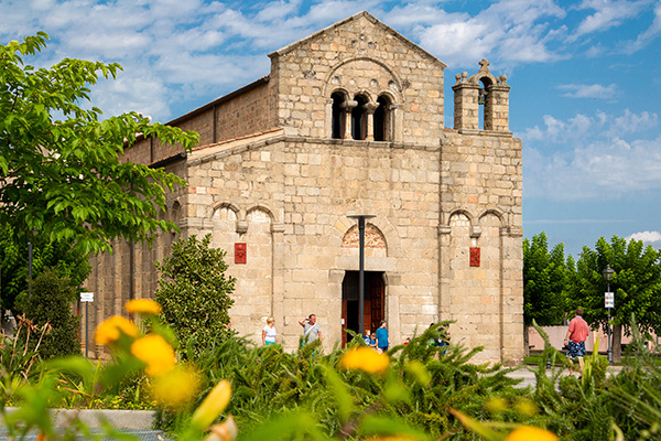 Historische Kirche in Oblia - Sardinien-Urlaub mit Kindern