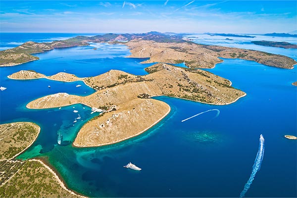 Luftaufnahme der Kornati-Inseln, einem Nationalpark in Dalmatien, Kroatien