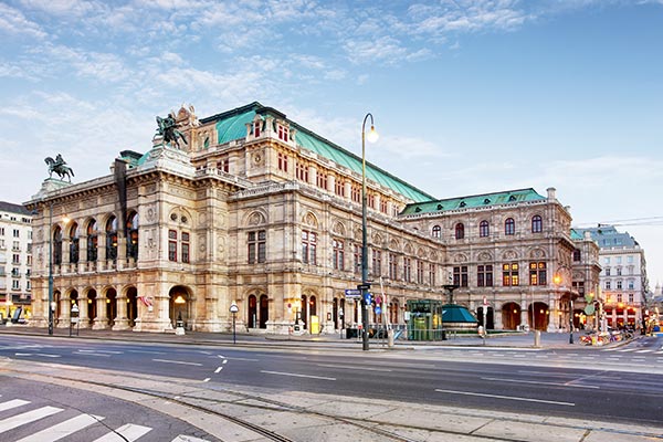 Blick auf das historische Gebäude der Staatsoper Wien