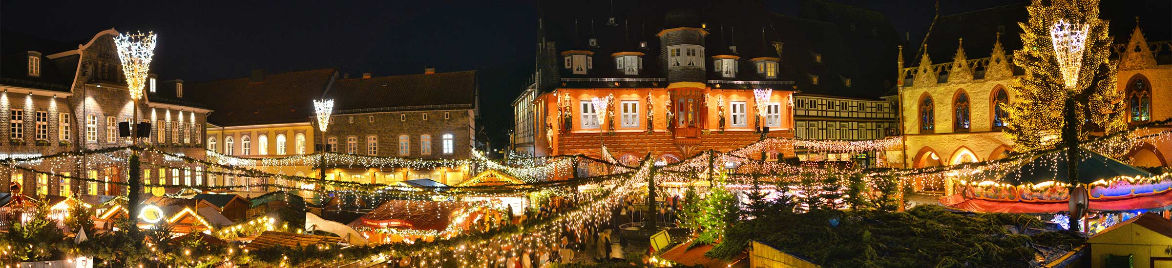 Blick auf den Weihnachtsmarkt in Goslar