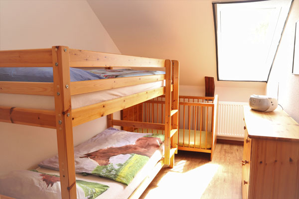 Kinderzimmer mit Etagenbett auf dem Mithinghof