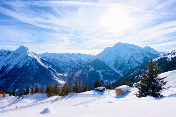Blick über Mayrhofen in Tirol im Zillertal