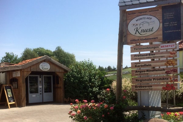 Blick in den Müritz-Hof Knust in Klink