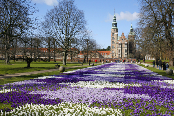 Schloss Rosenborg in Kopenhagen im Frühling