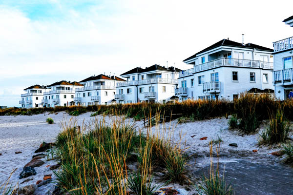 Häuserreihe in bester Lage am Strand an der Ostsee - ideal als Kapitalanlage